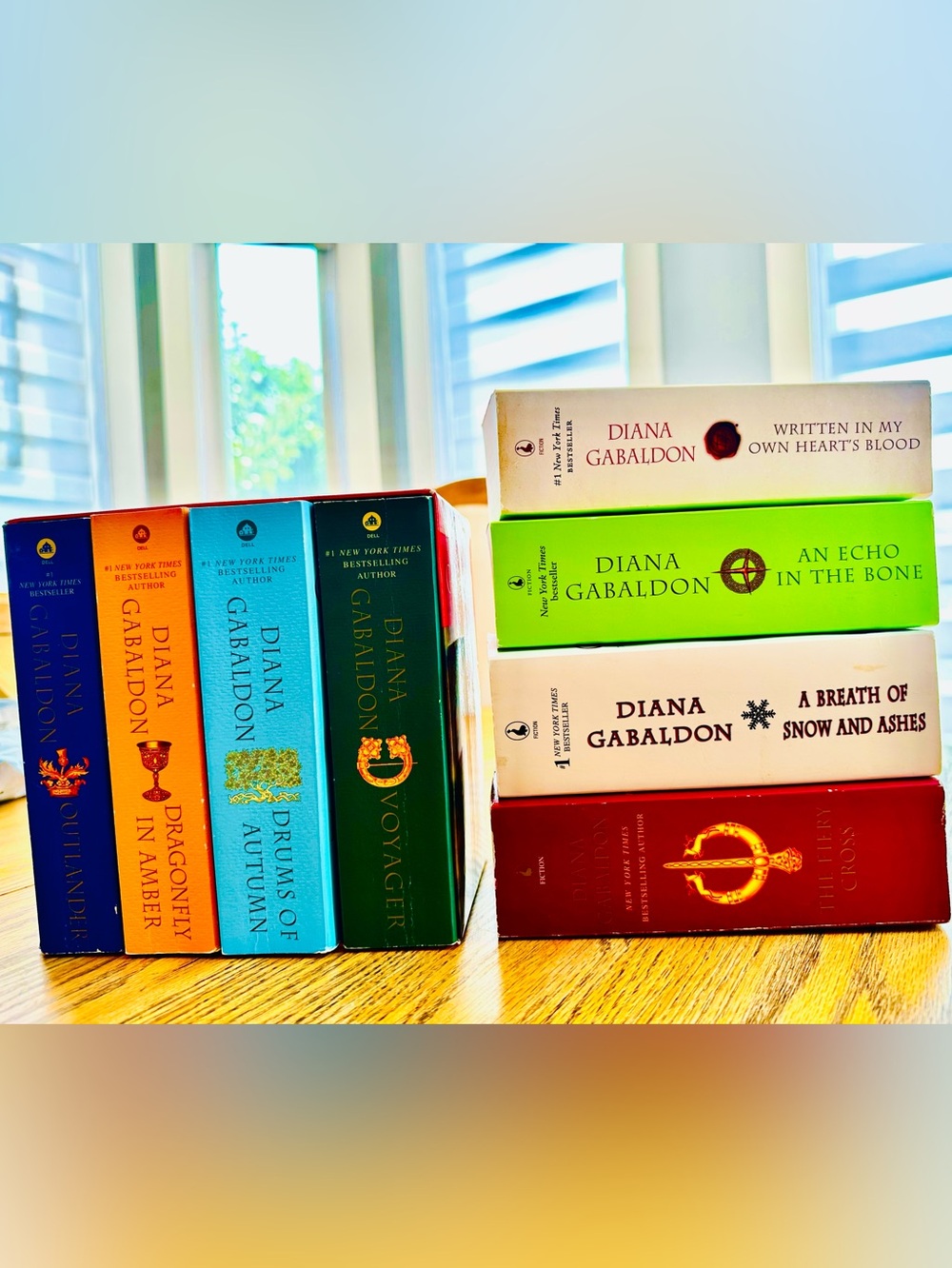 Diane Gabaldon Outlander Series Bundle: Books 1,2,3,4 Boxed Set - Picture 11 of 11